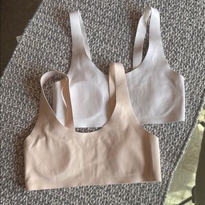 Hanes White and lt Pink seamless girls size medium Bras Intimates set of 2